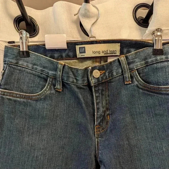 NWT Gap Jeans Long & Lean Stretch Slim with Flare Leg Size 2R - Picture 2 of 6